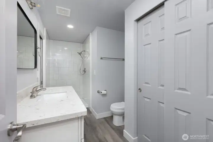 Main level 3/4 bathroom