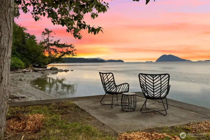 This private patio at the water's edge is the perfect place to watch the sunset or have a quiet coffee in the morning when the heron are feeding.