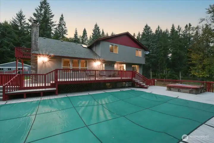 Deck with Pool & Hot Tub