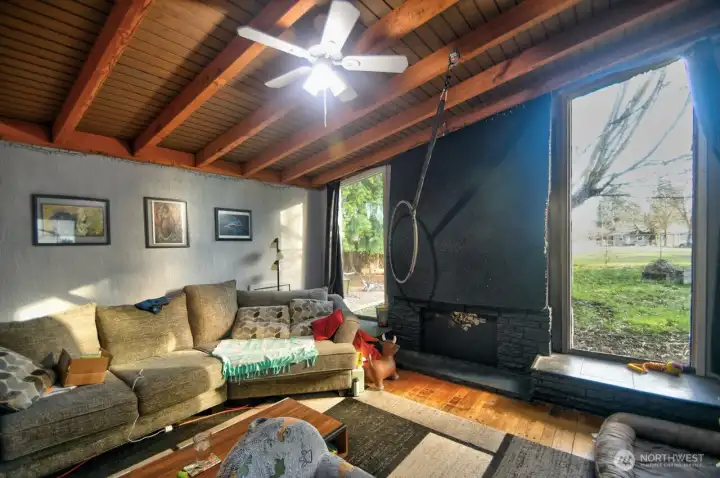 Lots of natural light even this time of the year.