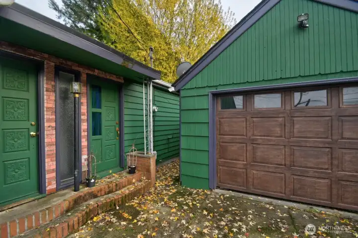 Separate entrance an additional living space.