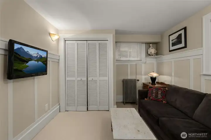 Guest Suite Den/Office