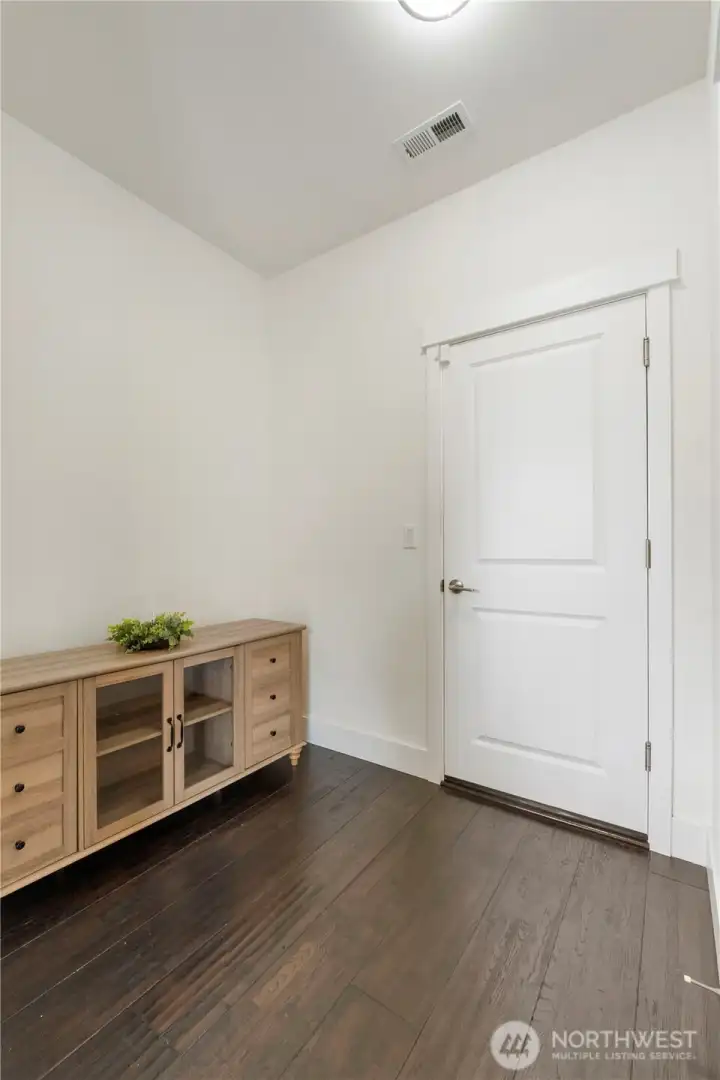 Garage entry area connecting directly to the kitchen