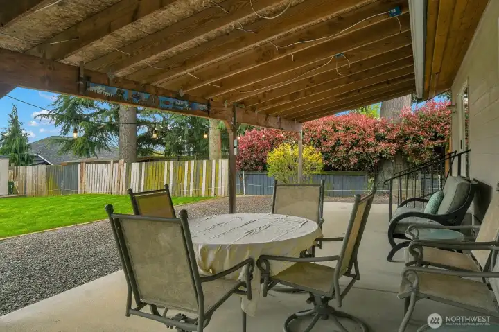 Covered patio with Plumbed in hot tub