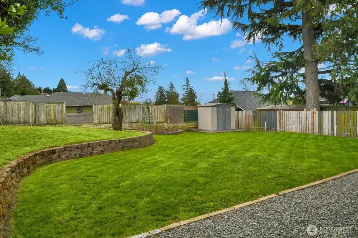 Convenient Alley Access