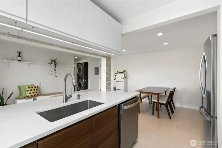 Soft-close drawers and lots of storage! Faucet with sensor.