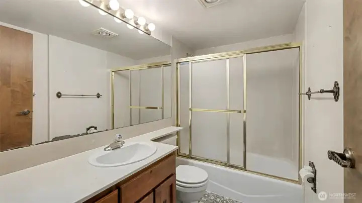 Ensuite bath offering comfort and convenience