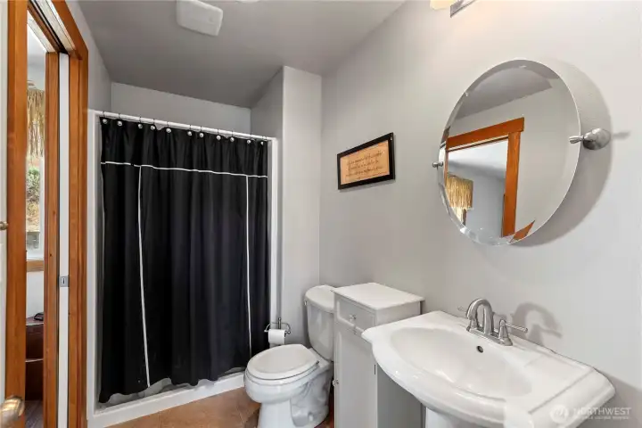 3/4 bath-2nd floor