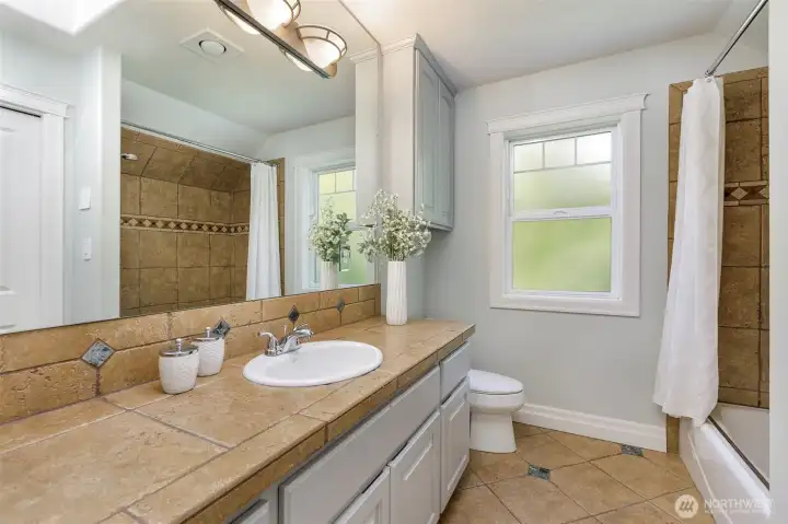 Fourth Bedroom En Suite
