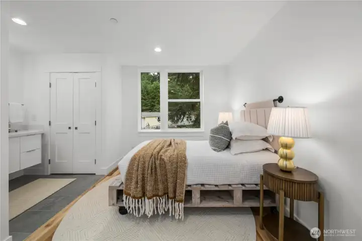 Bedroom suite upstairs with a full bath