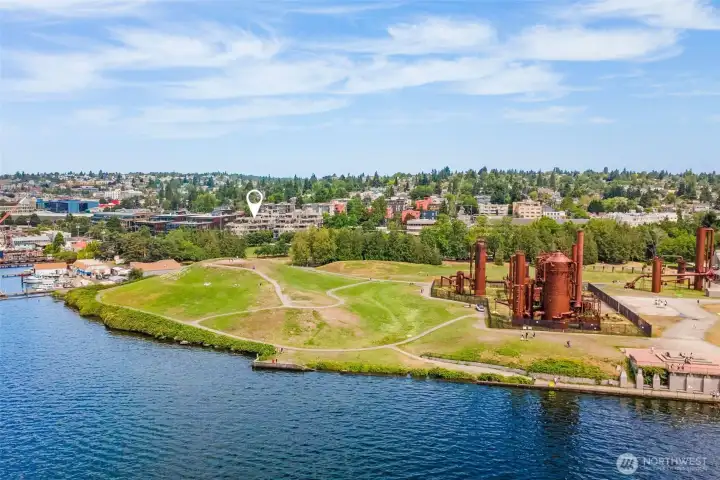 Looking back across Gas Works Park, white pin to left shows Regata's location. Looking back across Gas Works Park, white pin to left shows Regata's location.