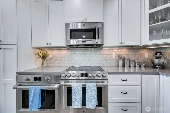 How is this for oven and microwave combination, makes those large holiday meals a breeze.