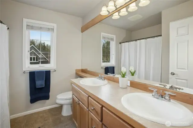 Another full bath on the upper level.