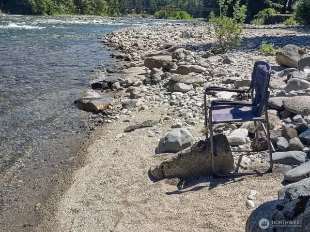 NATURES BEST-KEPT SECRET, RIGHT ON THE SHORELINE.
