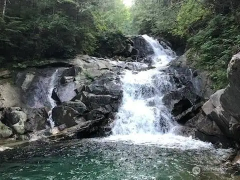 Close proximity to this stunning and refreshing site.