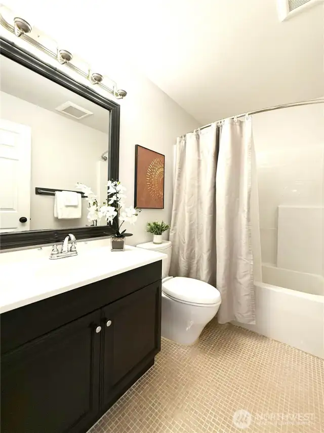 Main Level Common Bathroom