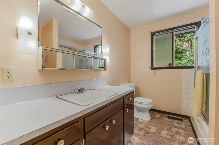Main floor full bath.