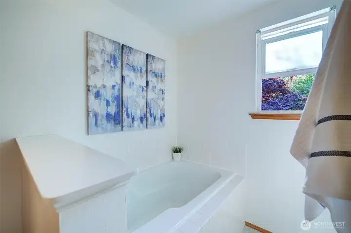 Soaking tub