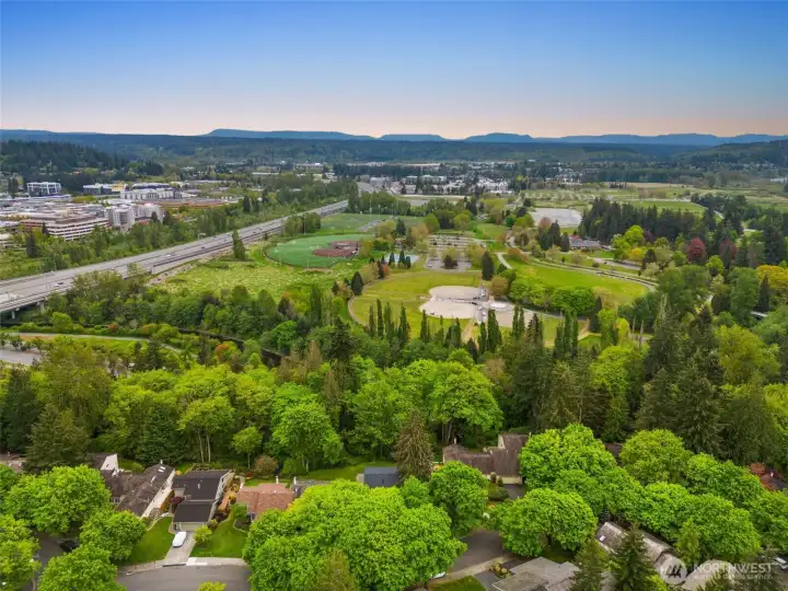 Easy access to all major job corridors