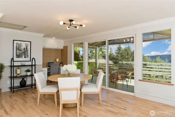 Flexible space can serve formal or casual meals.