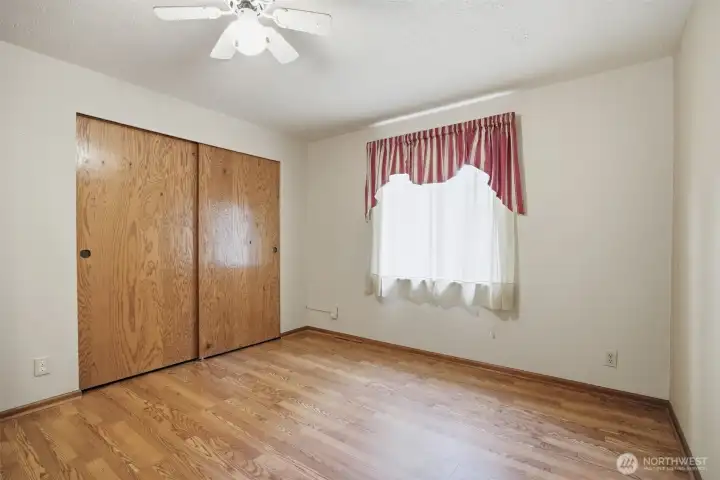 Guest bedroom with spacious closet
