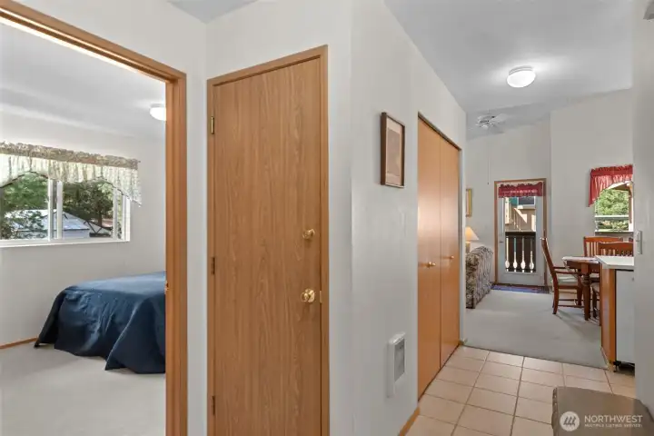 2nd Bedroom & Linen Closet