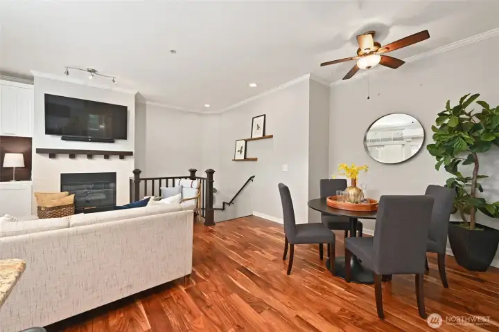 Nice sized dining area adjacent to the living room and kitchen.