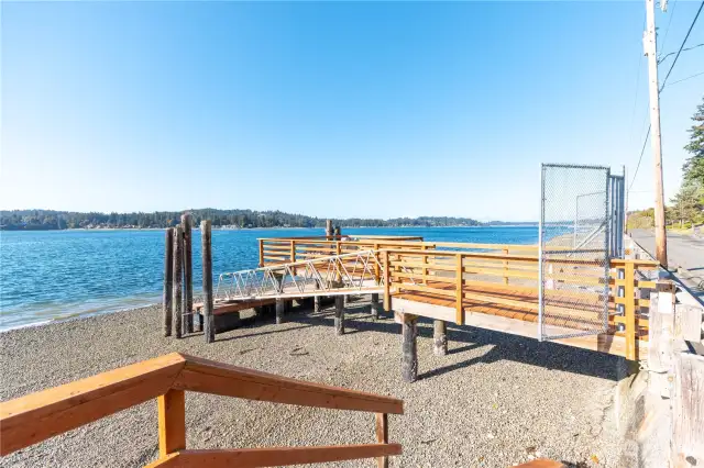Awesome private Community beach access with float and dock