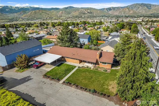 780 10th St NE view from above