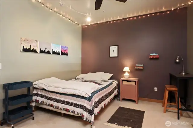 2nd bedroom