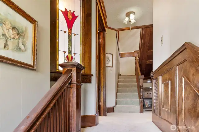 Let's go to the second floor!