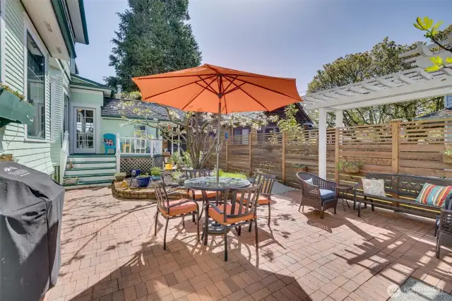 What a great spot for entertaining in our upcoming warm weather. Door on the left leads to the sunroom.