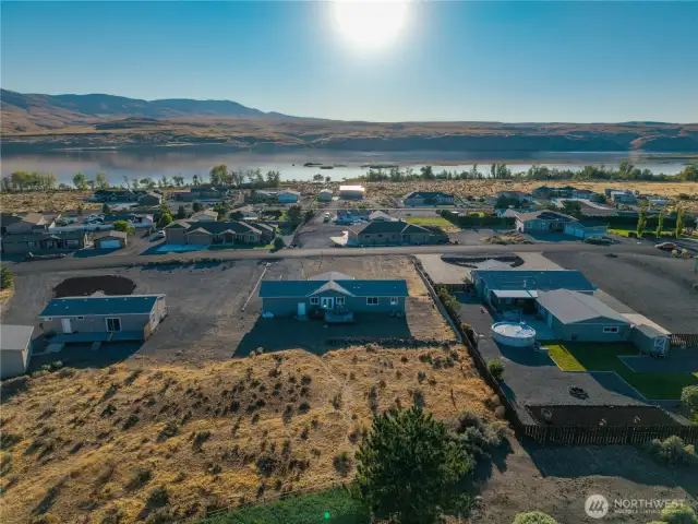 You can see the Columbia river from the porch