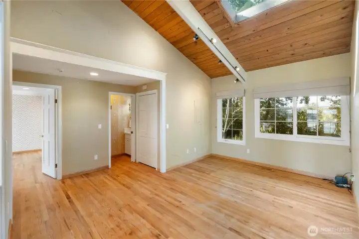 Open space use for office or dining