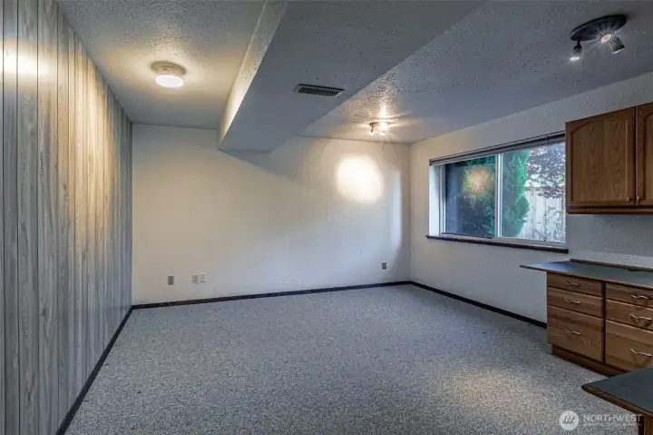 Large Room/Office
