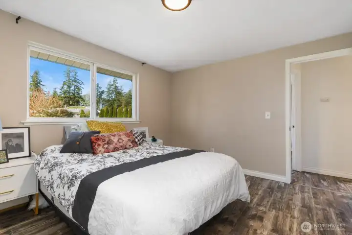 Opposite view of 2nd bedroom.