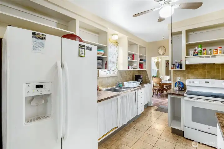 Refrigerator stays too.