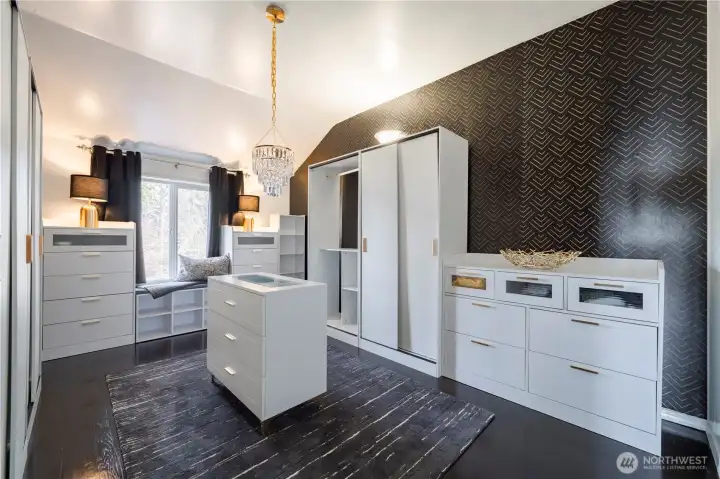 3rd bedroom or the perfect walk-in closet