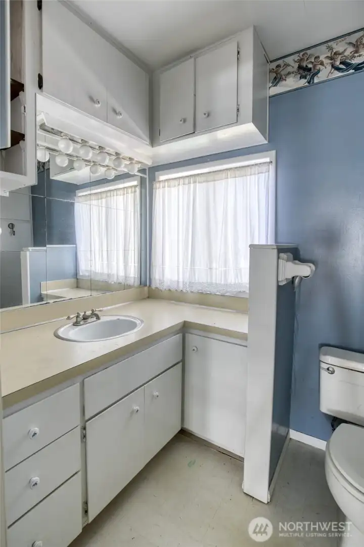 3/4 Bathroom