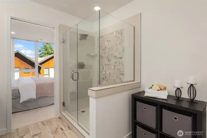 Ensuite bathroom.