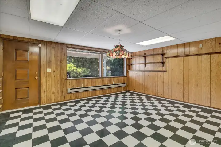 Lower Bedroom/Billiards Room