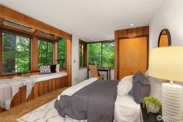 Lower level ensuite or 2nd primary complete