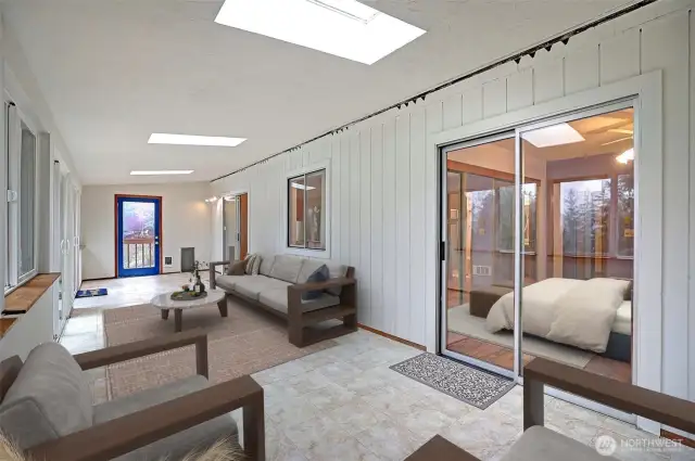 There is 360 extra sq ft of living space in sunroom in addition to 1008 house sq ft!
