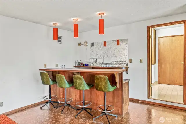 Wet Bar in Bonus Room