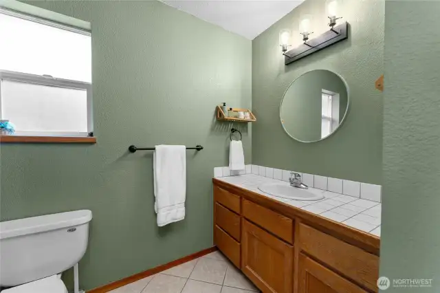 Full bath 2nd floor
