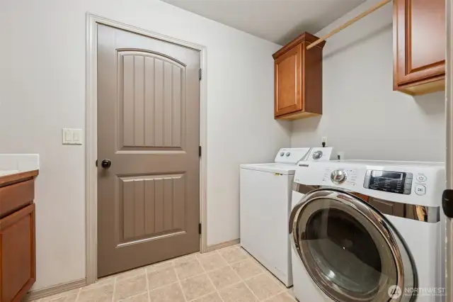 Laundry w/ Utility Sink