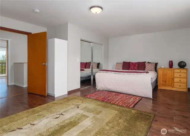 extra large upstairs bedroom