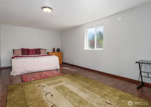 extra large upstairs bedroom