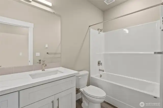 2nd bathroom/guest bathroom