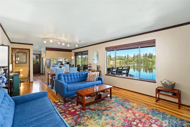 Main Floor living room w/lake view